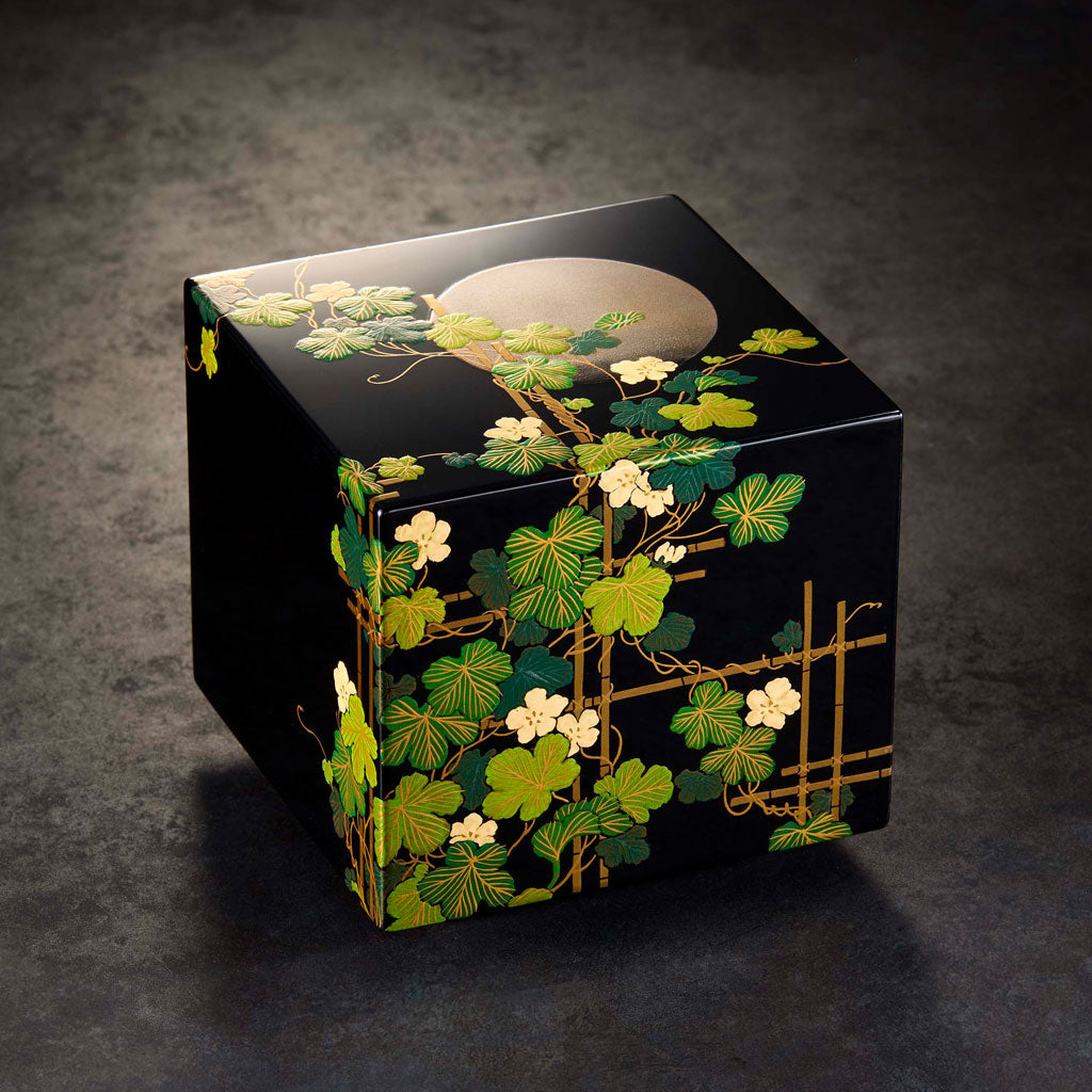 香合　銀縁夕顔蒔絵　漆峯作 香合 銀縁夕顔蒔絵 漆峯作